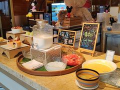 -大中华希尔顿酒店-念自助餐·嗨啤·小龙虾