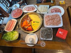 -小天鹅火锅·一线江景洪鼎旗舰店(洪崖洞店)