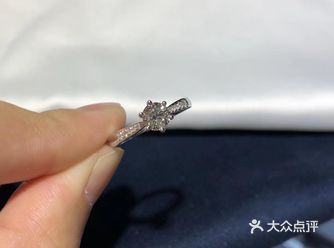 六爪镶嵌代表“此生忠于爱情”