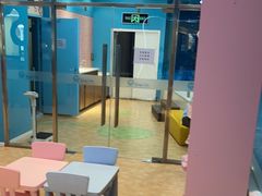 -Swim斯卫姆国际儿童游泳中心(红博中央公园店)