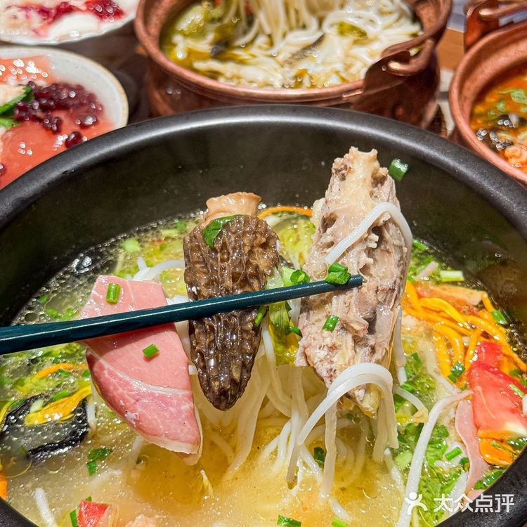 打工人速！被宜悦城的云南铜锅米线香迷糊了！