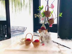 杨梅鳕鱼球-柳莺湖上·湖景餐厅·江南菜(西湖店)