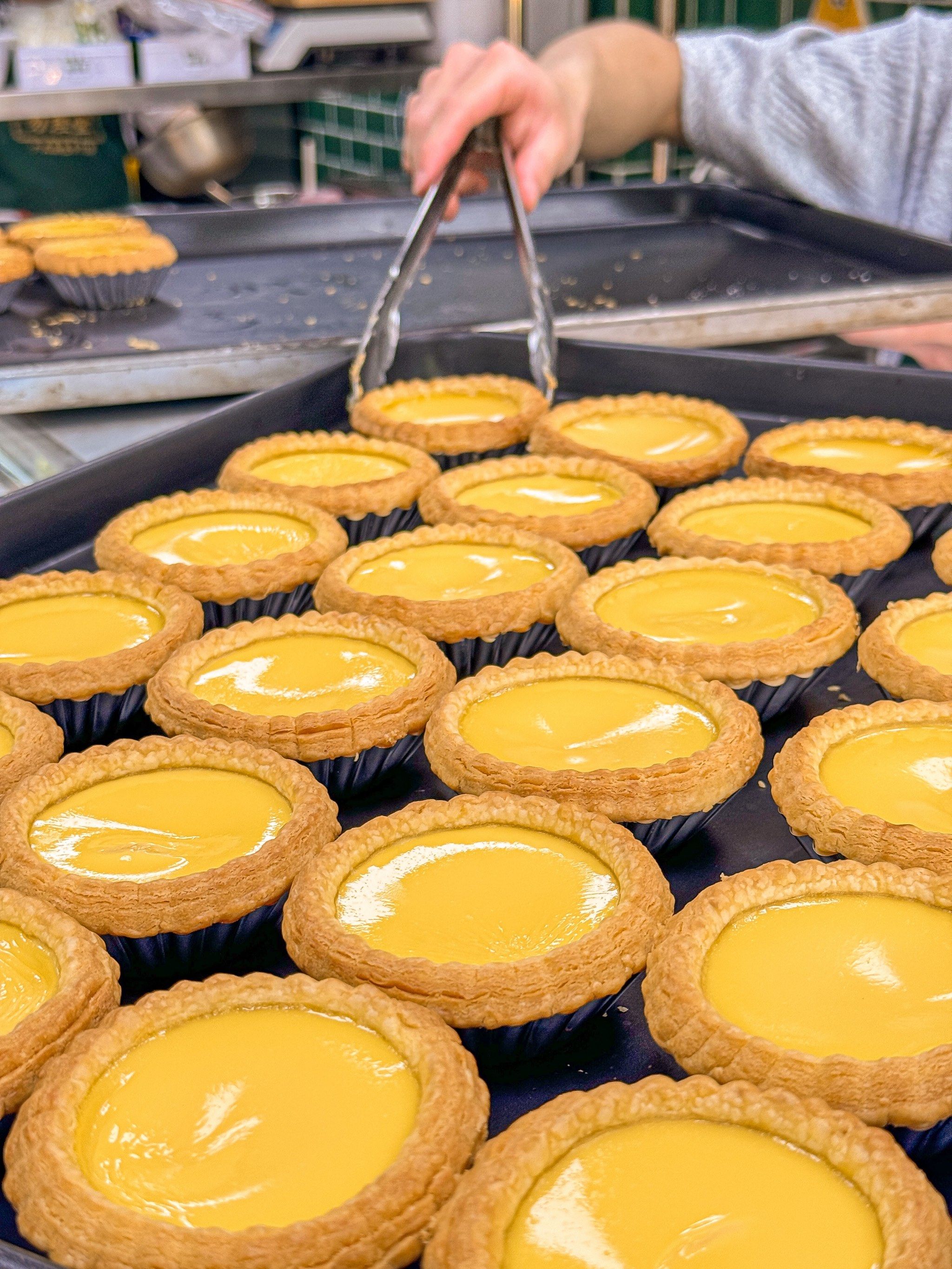 杭州的!新鲜出炉的64层酥皮蛋挞!