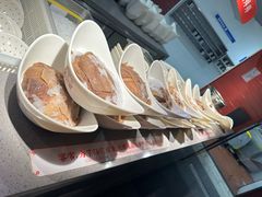 -芝小官毛肚火锅海鲜自助(苏州吴江区万宝店)