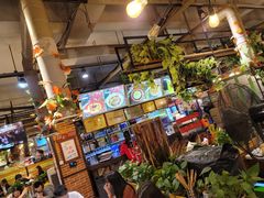大堂-钢管厂歆瑞源油卤串串香(春熙路太古里店)