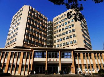 看了这所大学的食堂,我学都白上了