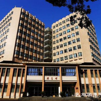 看了这所大学的食堂，我学都白上了
