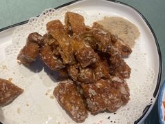 -老码头黑皮肘子锅包肉(赣水路店)