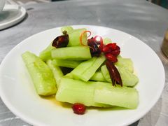刀拍青瓜-姚姚酸菜鱼·金戈戈香港豉油鸡(喜荟城联名店)
