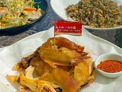 -头上红煨盐鸡·非遗院子餐厅