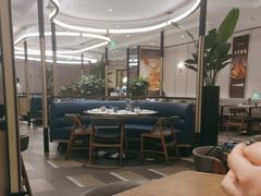 -港丽餐厅(正大店)