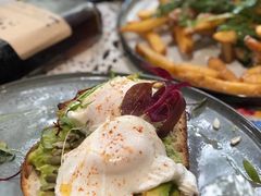 牛油果温泉蛋吐司-O'mills Sourdough Bakery&Bistro(永嘉路店)
