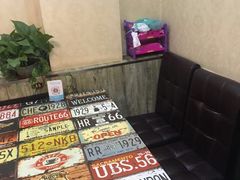 -扒虾小妹儿麻辣海鲜(宏图街店)