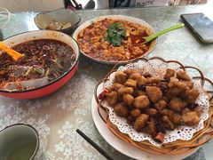 -天天向上素食餐厅(五台山店)