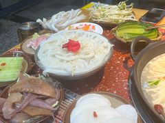 -赵美丽·重庆社区火锅·直营店(火车东站·中豪国际店)