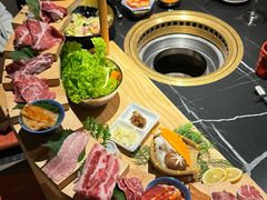 -山川小町·极番烧肉(新地假日广场店)