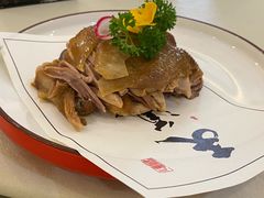 八爷手撕熏柴鸡-宋庄魁元艺术餐厅