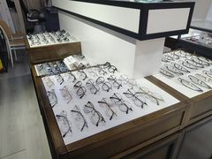 -零度眼镜·宝视友·蔡司依视路(吾悦花街店)