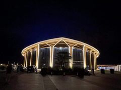 -上海滴水湖皇冠假日酒店