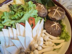 -老牌坊云南鱼豆花火锅(爱建店)