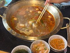 -顶顶汤火牛排火锅·经典铜锅涮肉