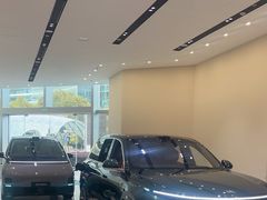 -理想汽车(世纪汇店)