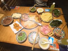 -洱火云南酸菜牛肉火锅(石景山当代商城店)