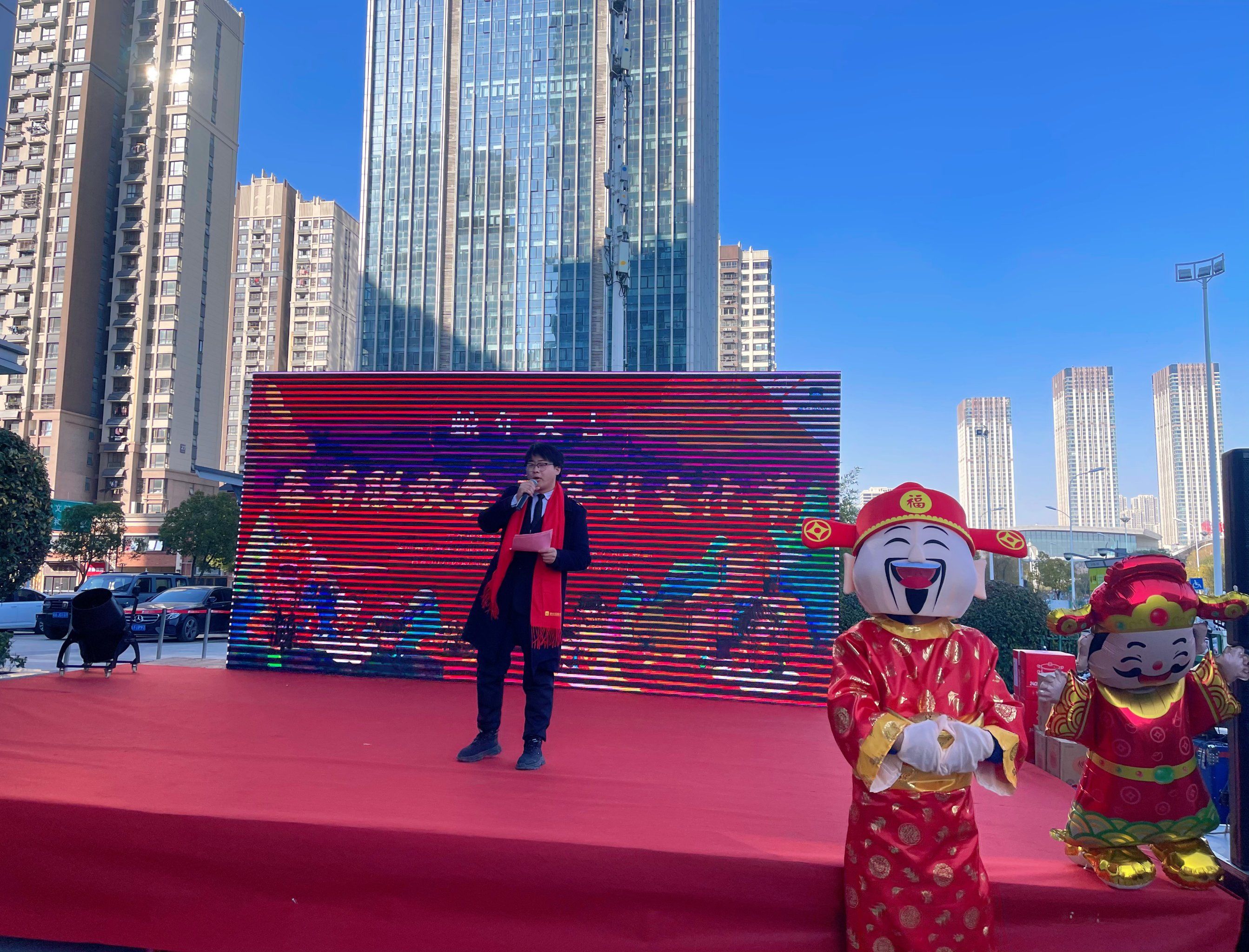 春节狮舞真热闹