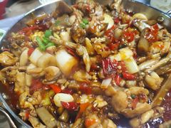 牛蛙爱上虾-小民大排档(光谷店)