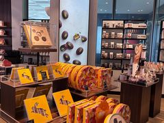 -Laderach 莱德拉(上海环贸iapm店)