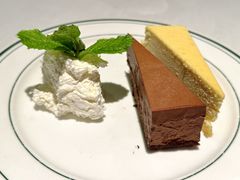 巧克力慕斯蛋糕配自制奶油-Wolfgang’s Steakhouse 沃夫冈牛排馆(上海白玉兰广场店)