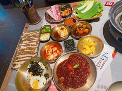 -草家酱蟹炭火烤肉店(珲春南路一店)