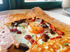 鸡蛋蘑菇熏肉荞麦可丽饼-RAC BAR(安福路店)