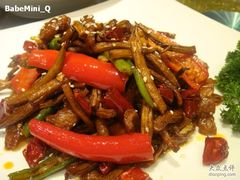 茶树菇肥肠-小巴辣子川湘菜餐厅(星游城店)