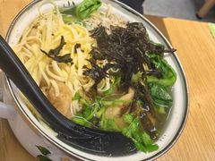 双档粉丝汤-柴爿巷·香酥鸡&馄饨(复兴中路店)
