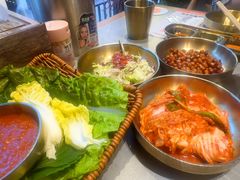 -草家酱蟹炭火烤肉店(珲春南路一店)