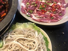 -茅草房·河畔园林火锅
