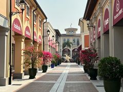 -佛罗伦萨小镇广佛名品奥特莱斯(疏港路店)