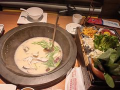 -咕嘟草帽鱼·牛奶一样的鲜鱼汤(天鹅湖万达广场店)