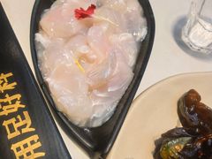 -老牌坊云南鱼豆花火锅(哈西万达店)