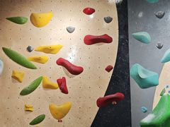 -ROCKPLUS攀岩馆(环宇城店)