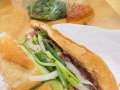 -Bánh Mì Huynh Hoa