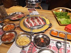 -青瓦炭韩潮烤肉(花园道店)
