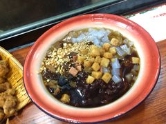 -爆炸头阿姨小四川正宗川味小吃(无任何分店)