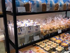 面包甜点陈列柜-广隆蛋挞王(农讲所店)