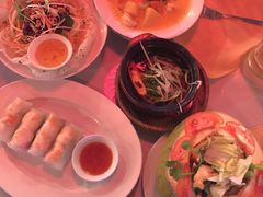 砂锅炖鱼-Lanterns Vietnamese Restaurant