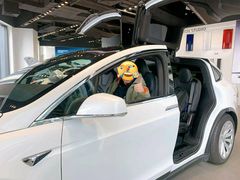 -TESLA 特斯拉(上海太古汇体验店)