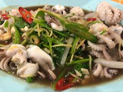 -班赞海鲜市场胖阿姨加工点