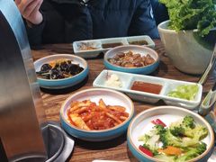 -明洞阿姨·韩式酱蟹烤肉·创意料理(三元桥店)