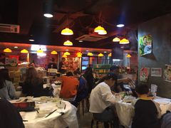 大堂-鲜入围煮花胶鸡海鲜火锅